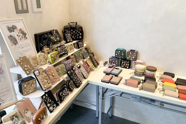 オリジナル革製品のPOP-UP